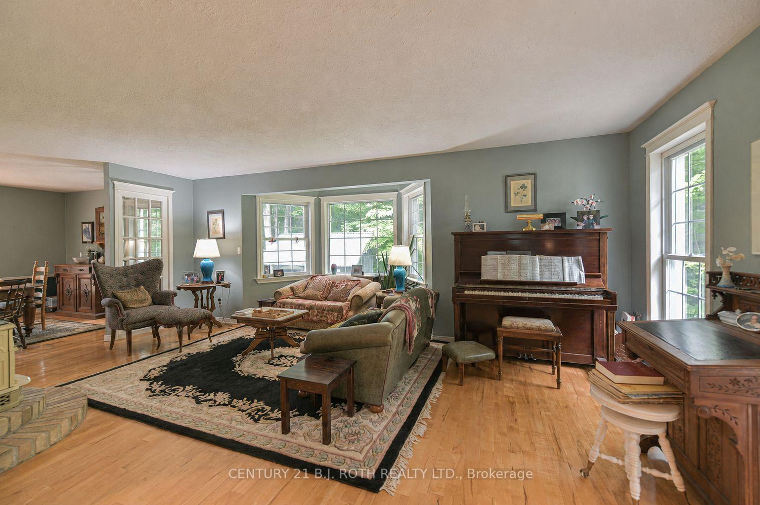 652 Warminster Side Road