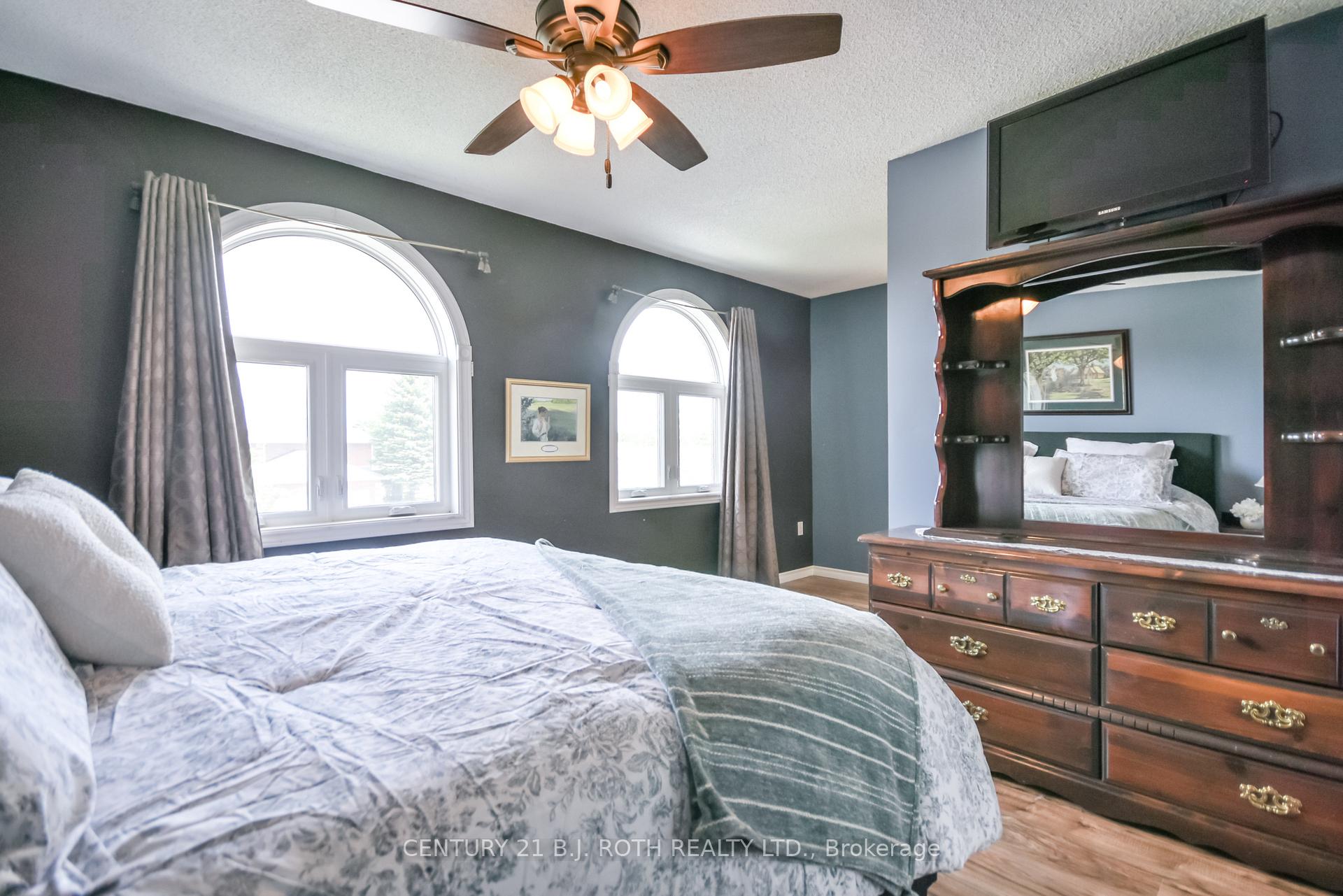 42 Farmstead Crescent