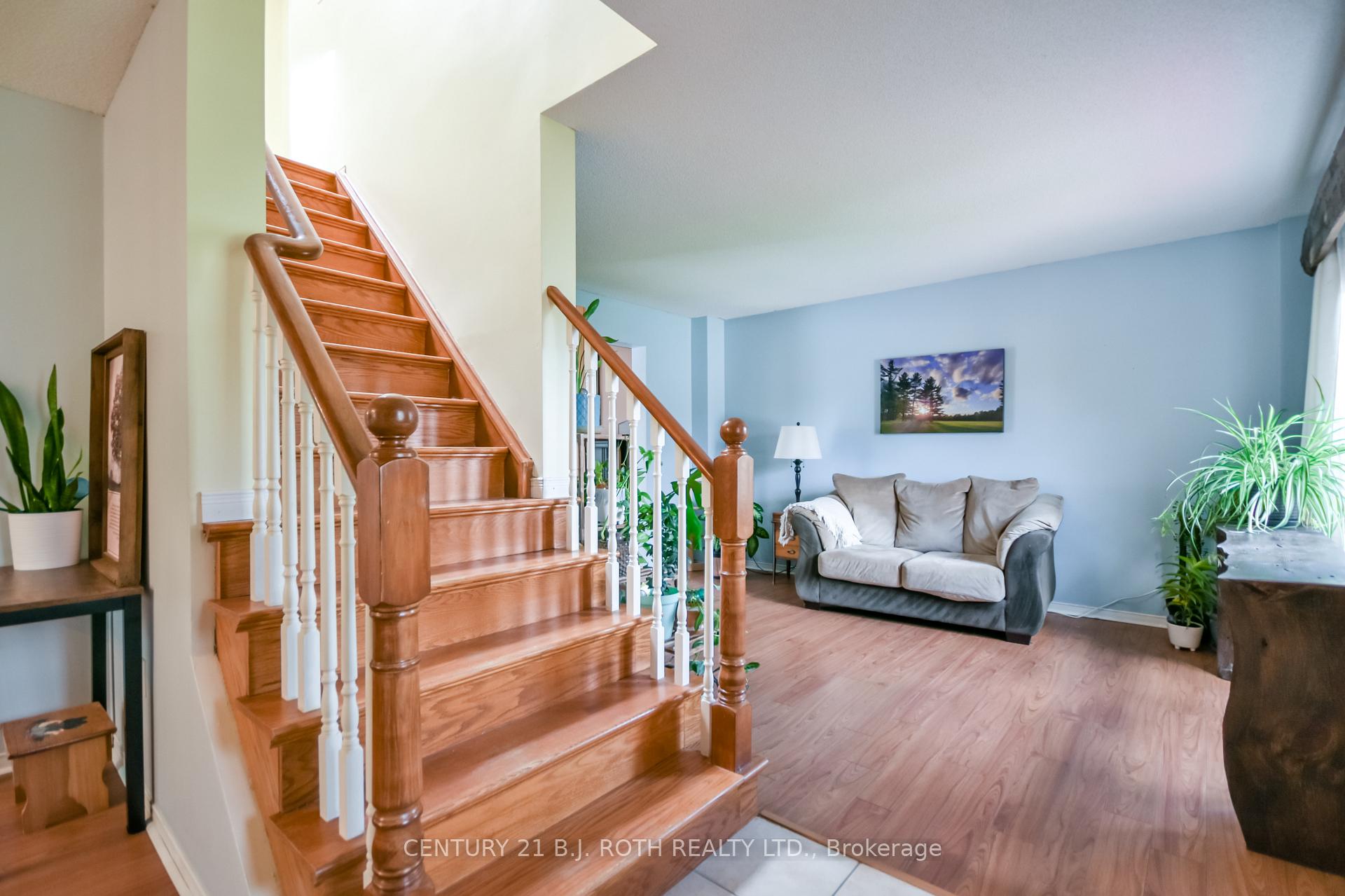 42 Farmstead Crescent