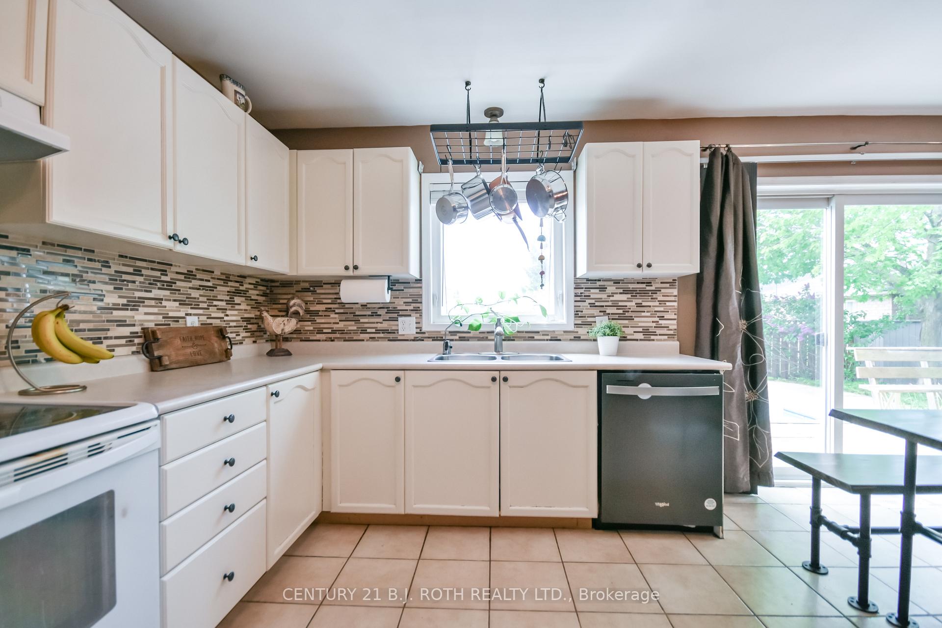 42 Farmstead Crescent
