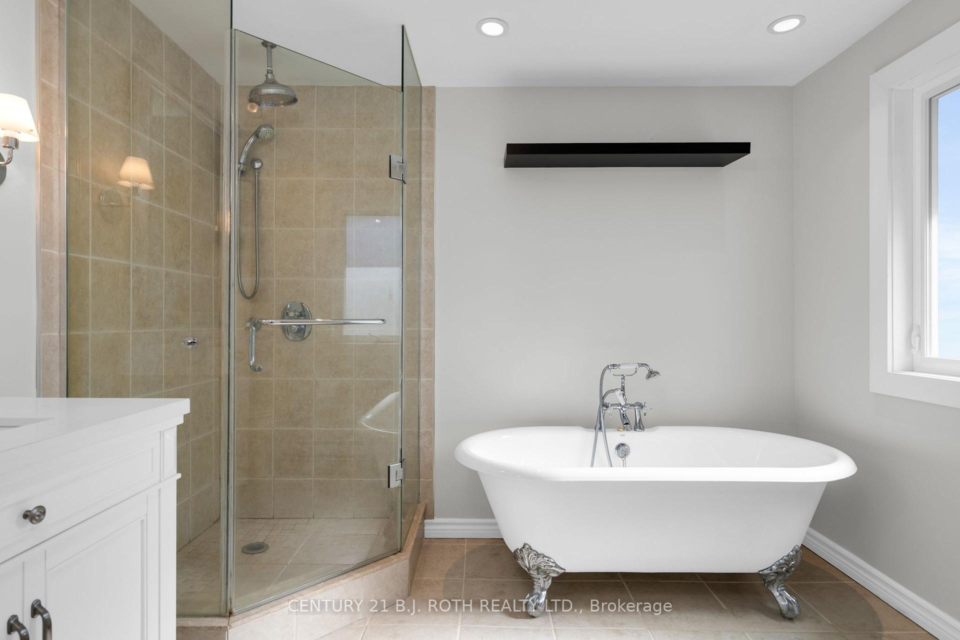 49 Lakeshore Road E