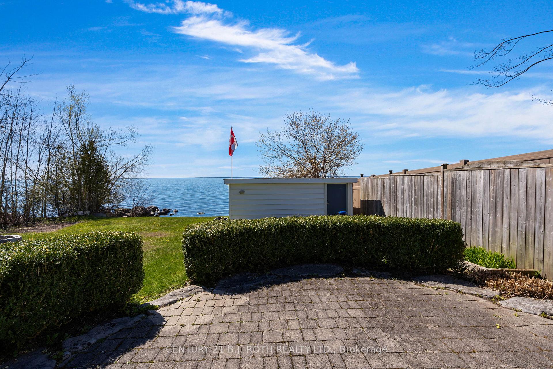 49 Lakeshore Road E