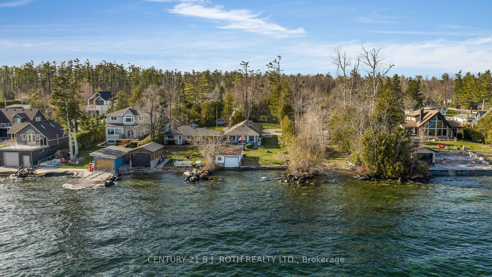 49 Lakeshore Road E