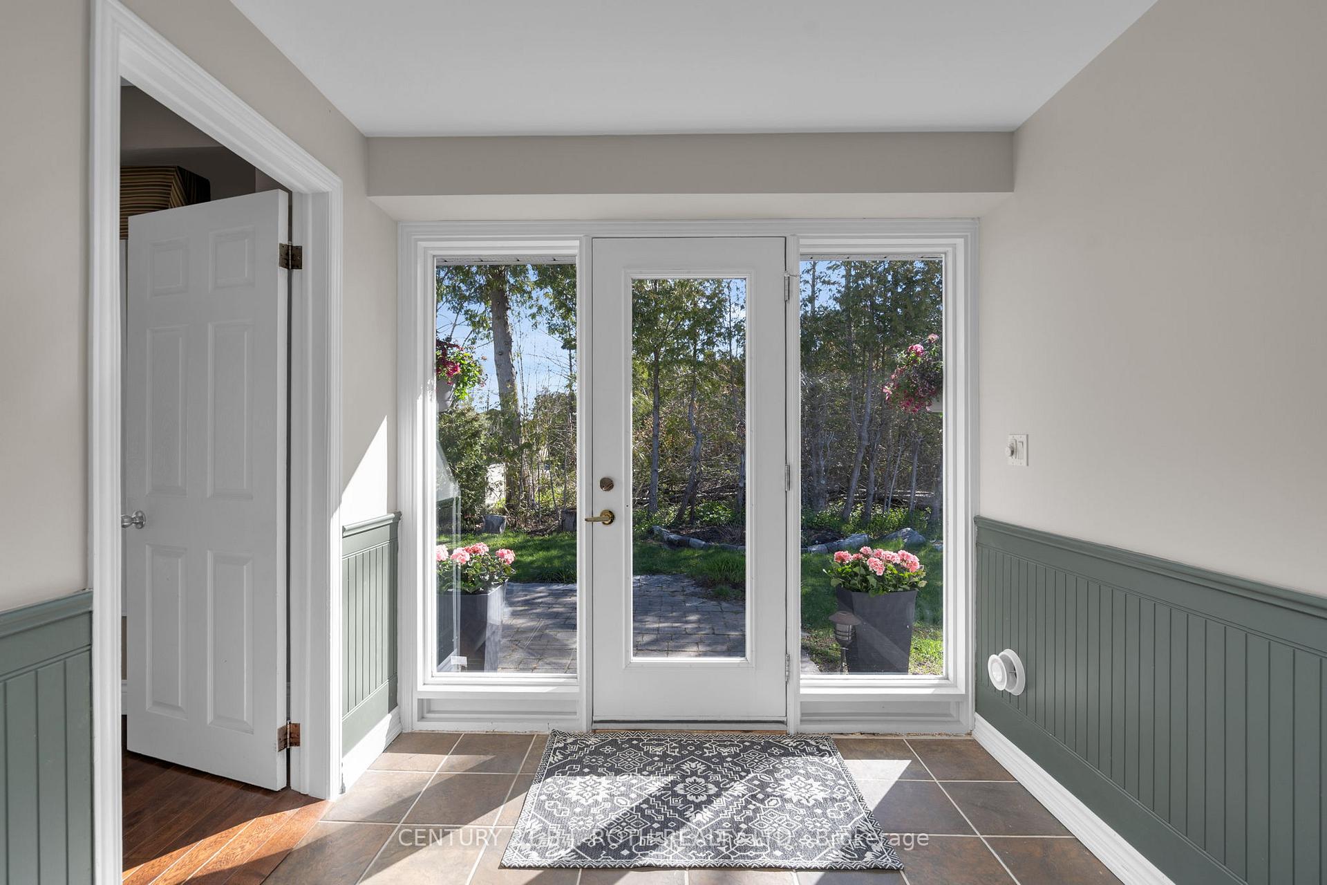 49 Lakeshore Road E
