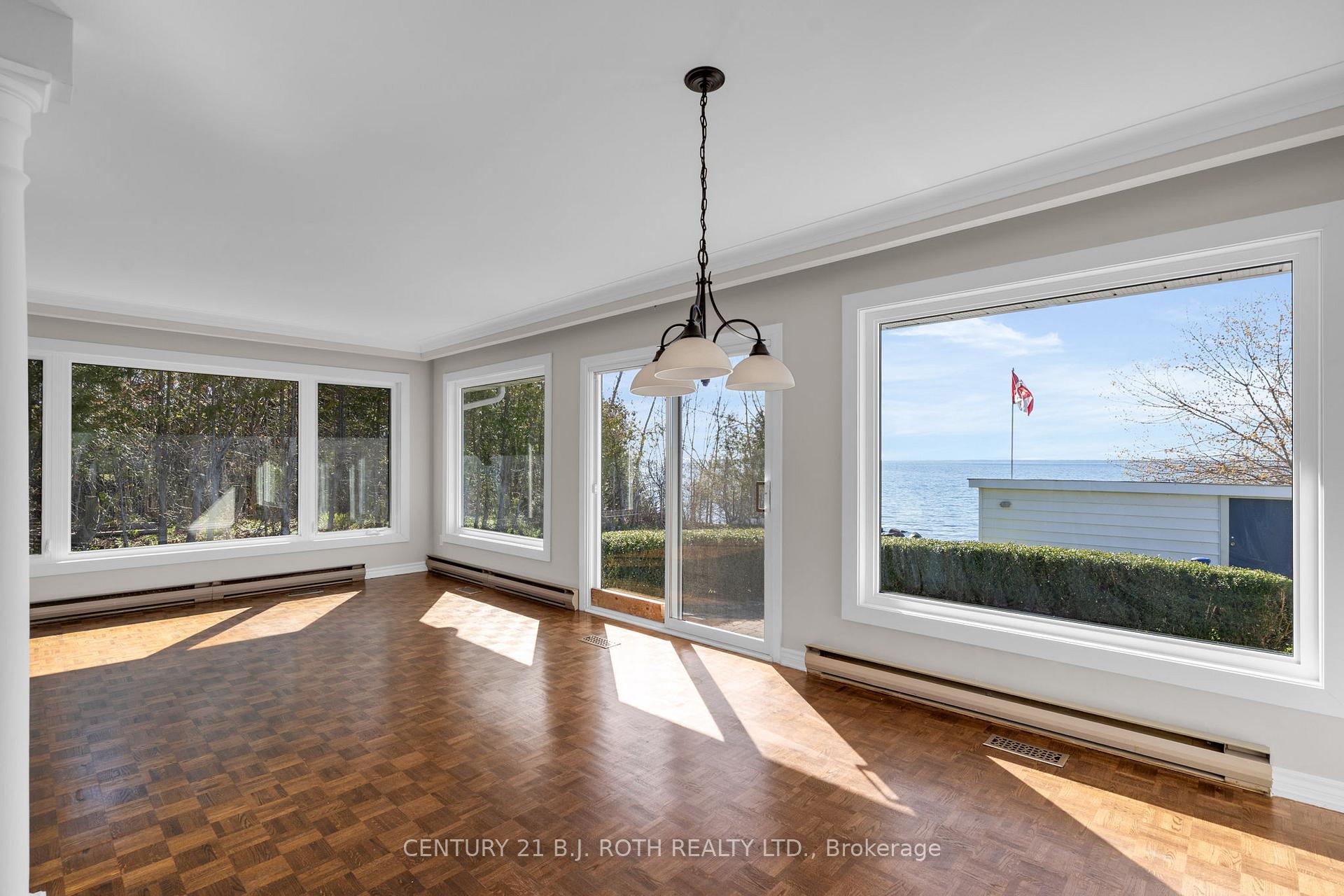 49 Lakeshore Road E
