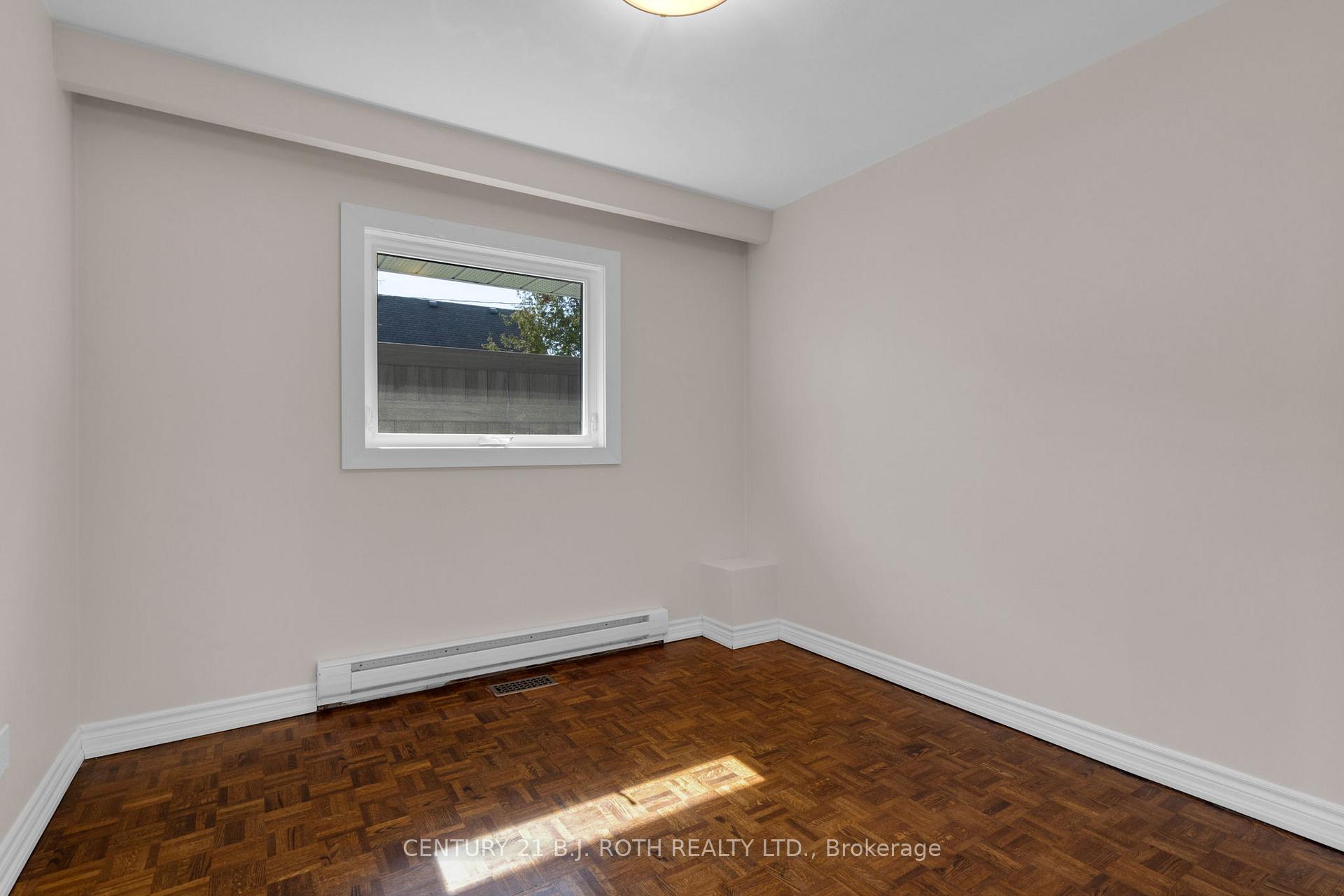 49 Lakeshore Road E
