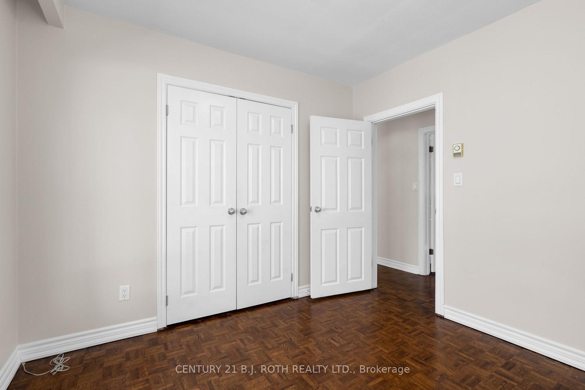 49 Lakeshore Road E