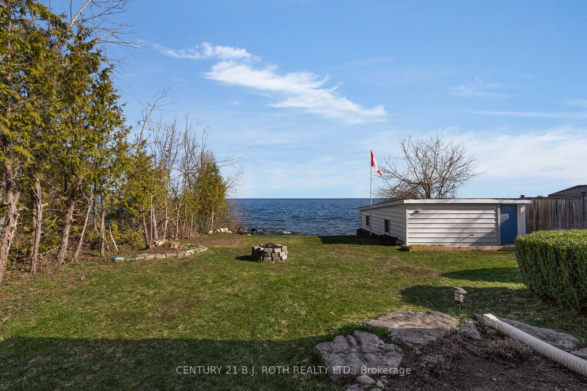 49 Lakeshore Road E
