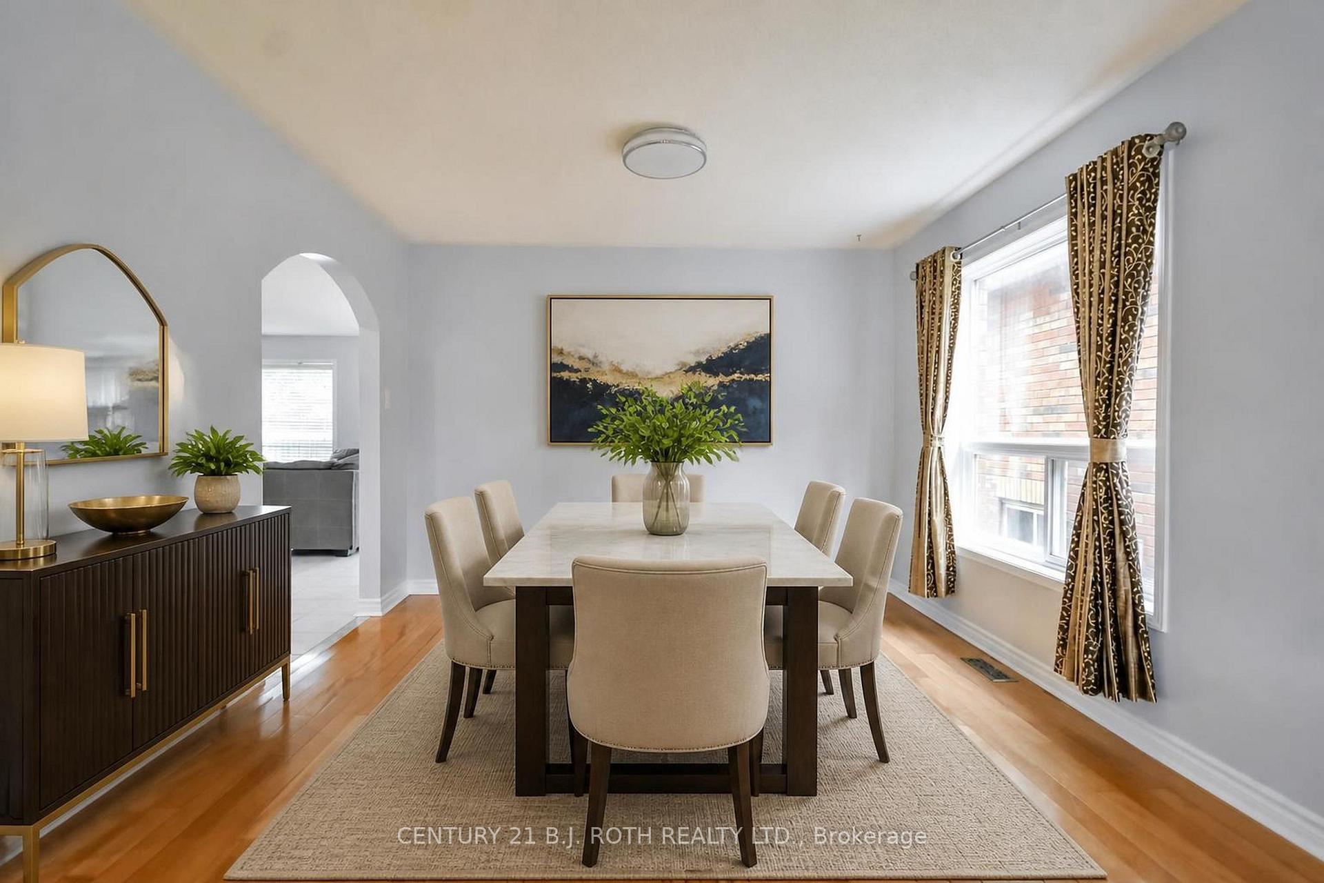17 CROMPTON Drive
