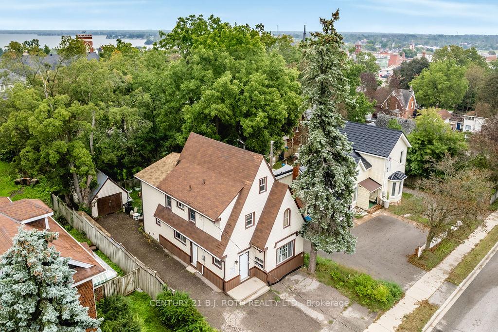 102 North Street W
