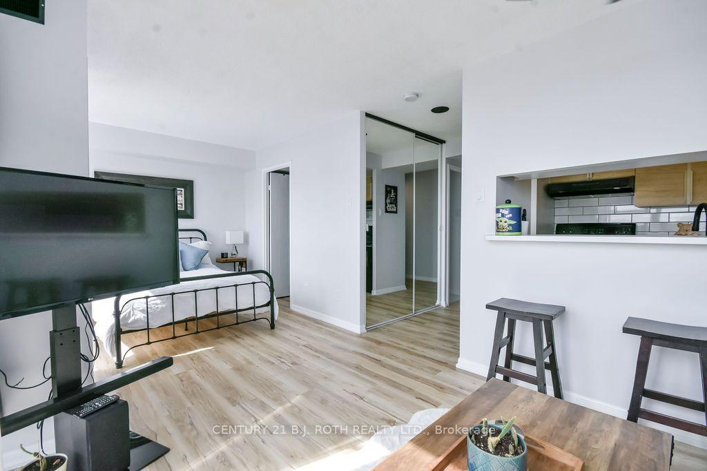 75 ELLEN Street 1102