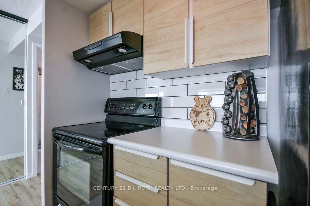 75 ELLEN Street 1102