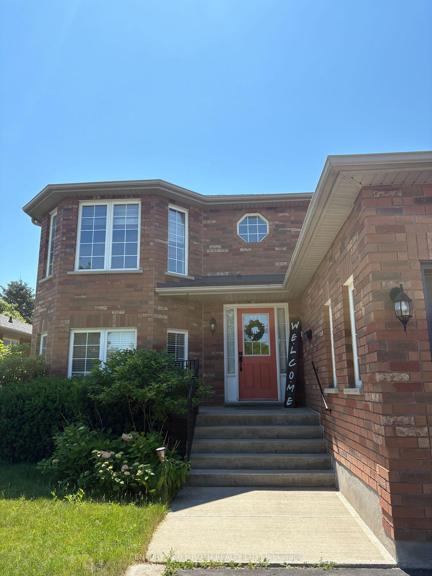 59 Nicklaus Drive Upper Level