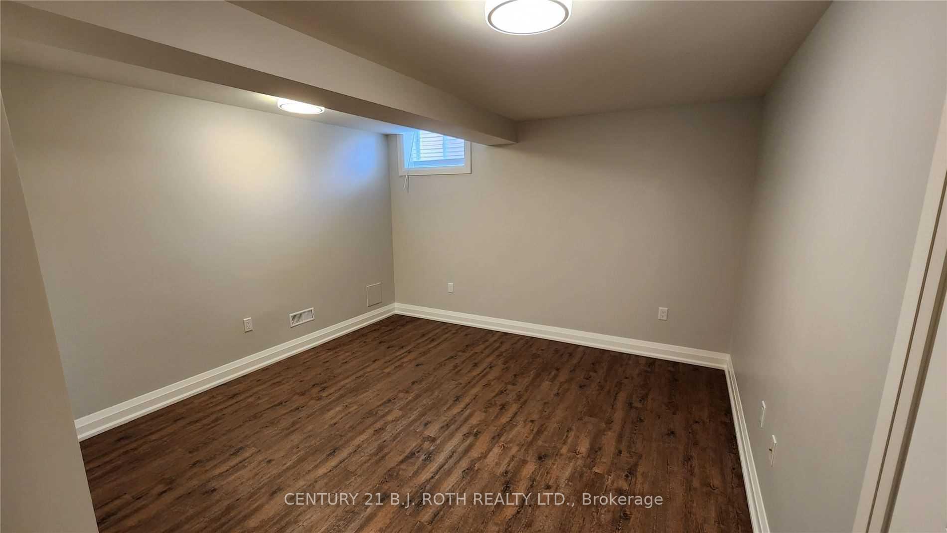 300 Cundles Road W Lower