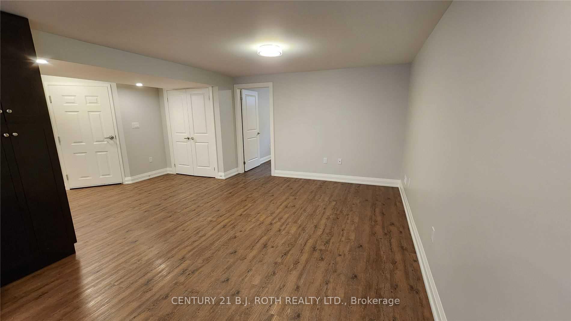 300 Cundles Road W Lower