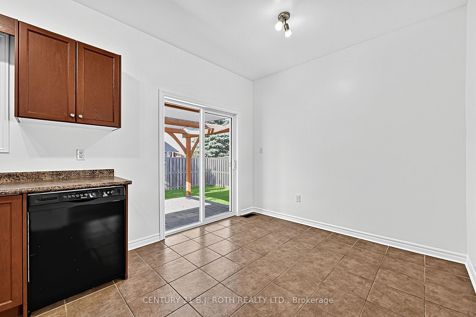 12 Lamont Crescent