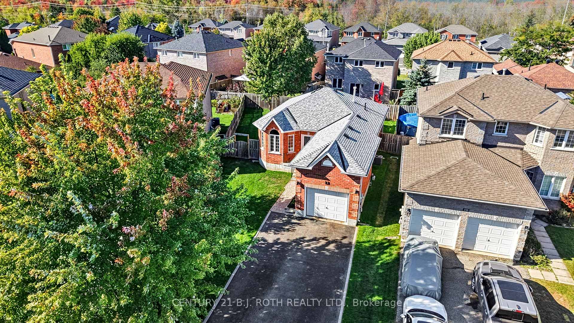12 Lamont Crescent