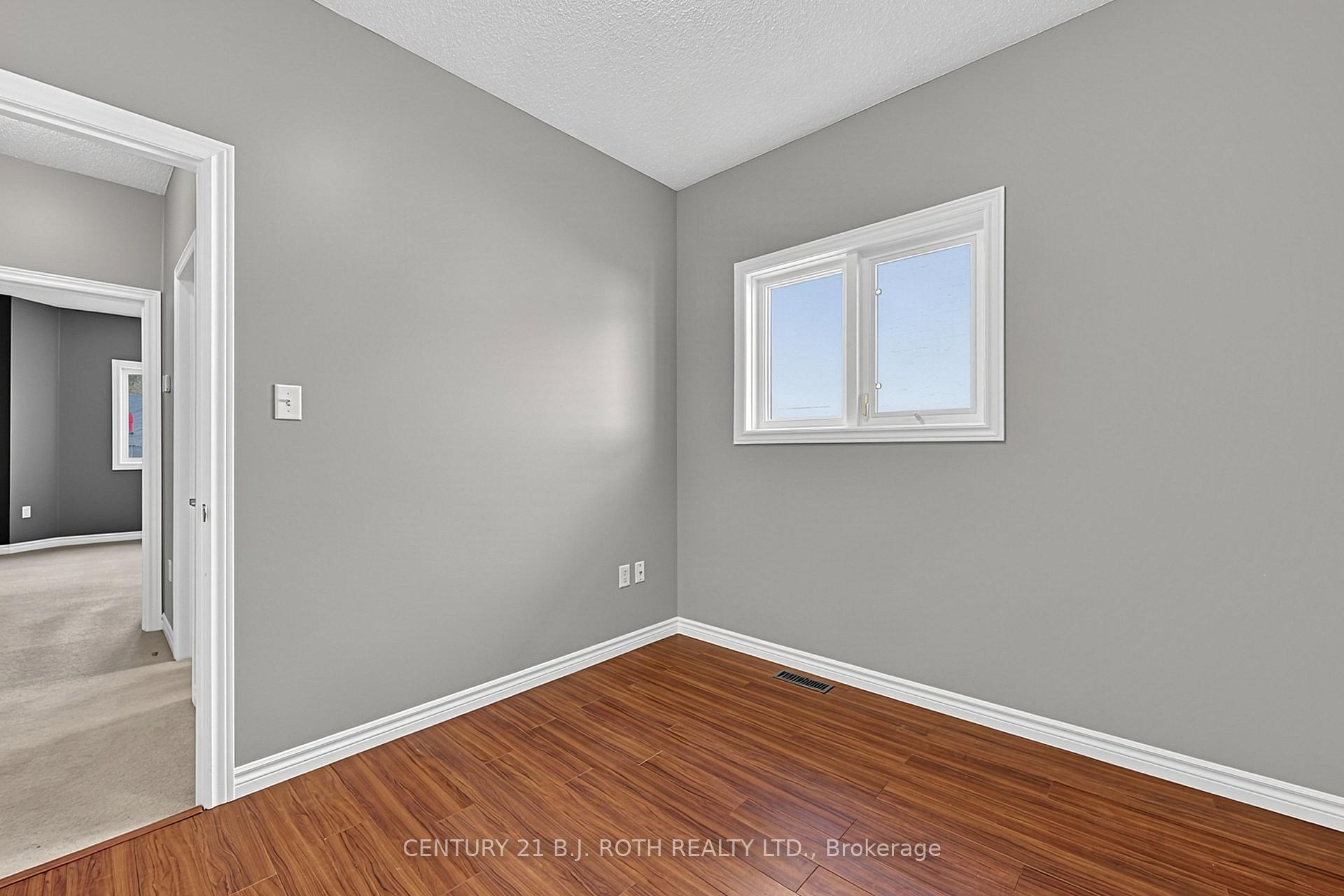 12 Lamont Crescent