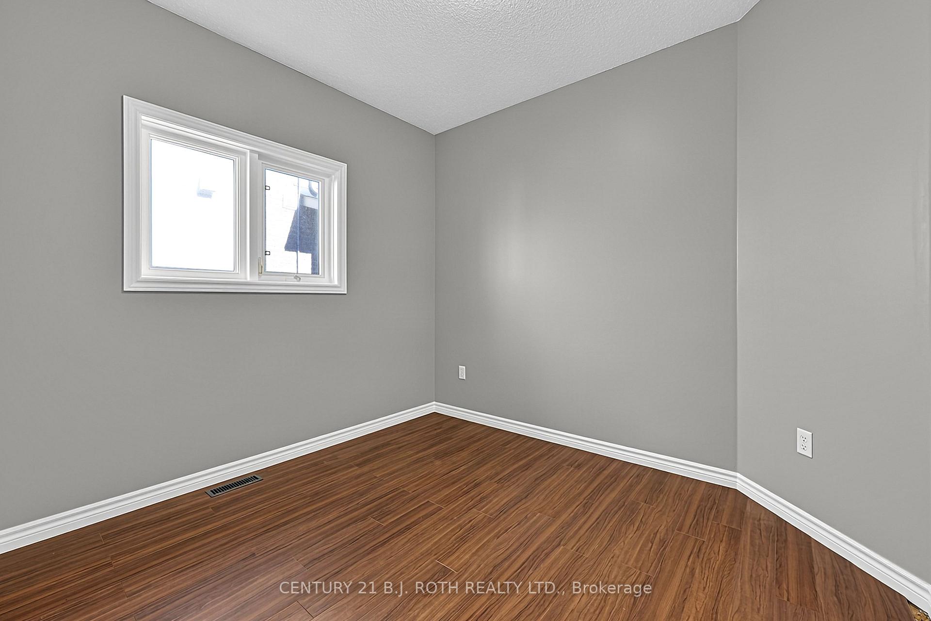 12 Lamont Crescent