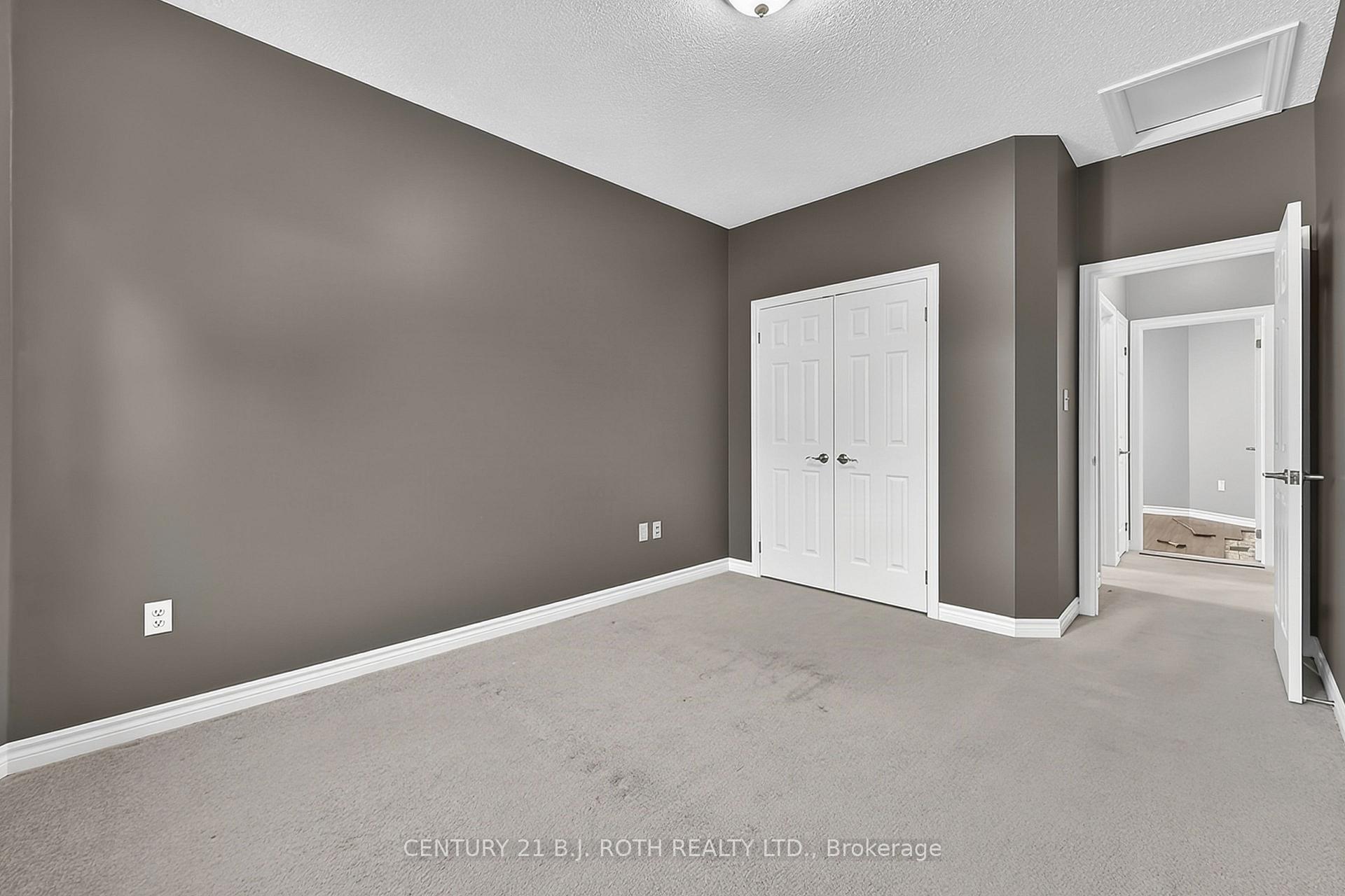 12 Lamont Crescent