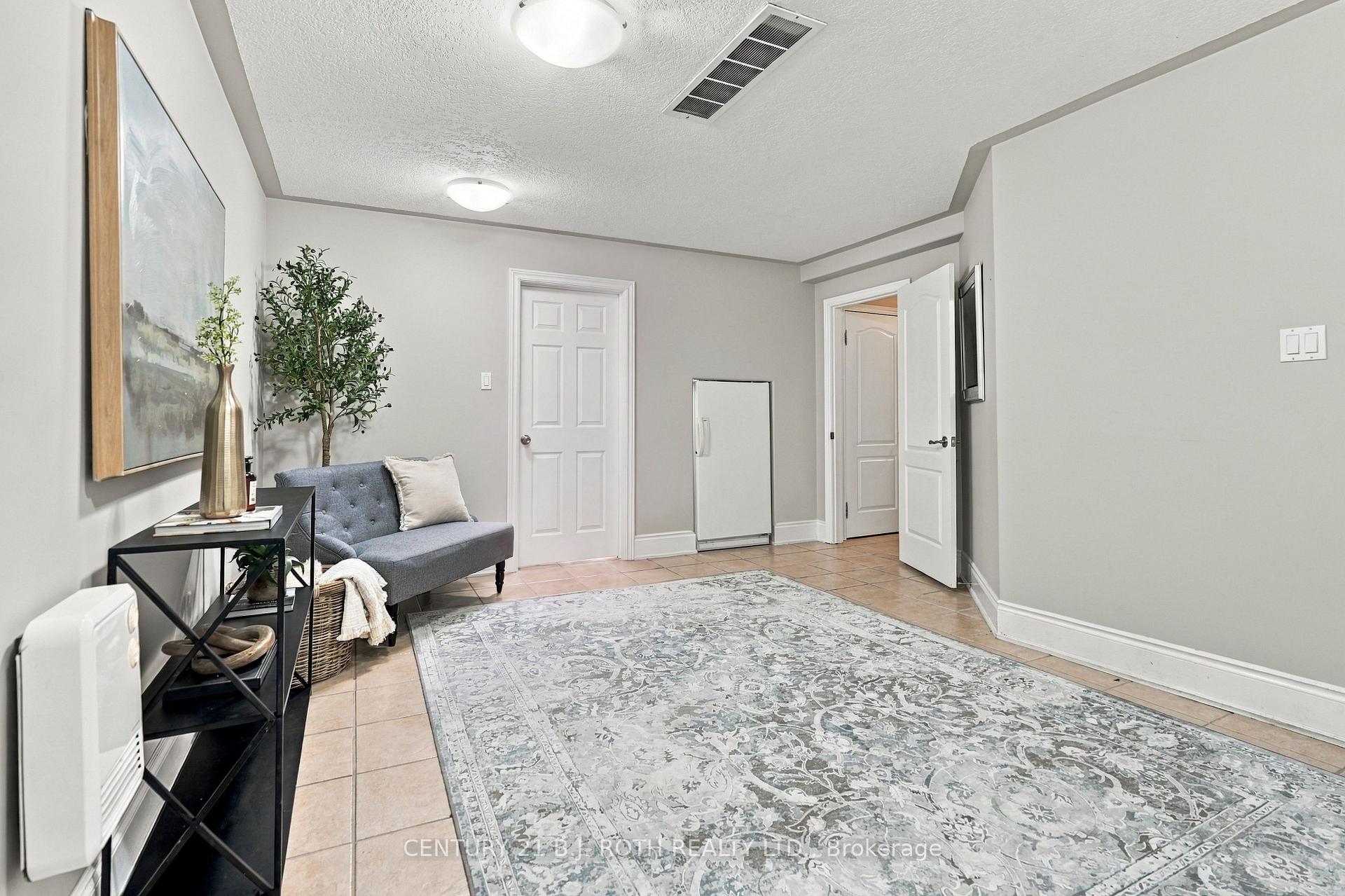 6 Orsi Court