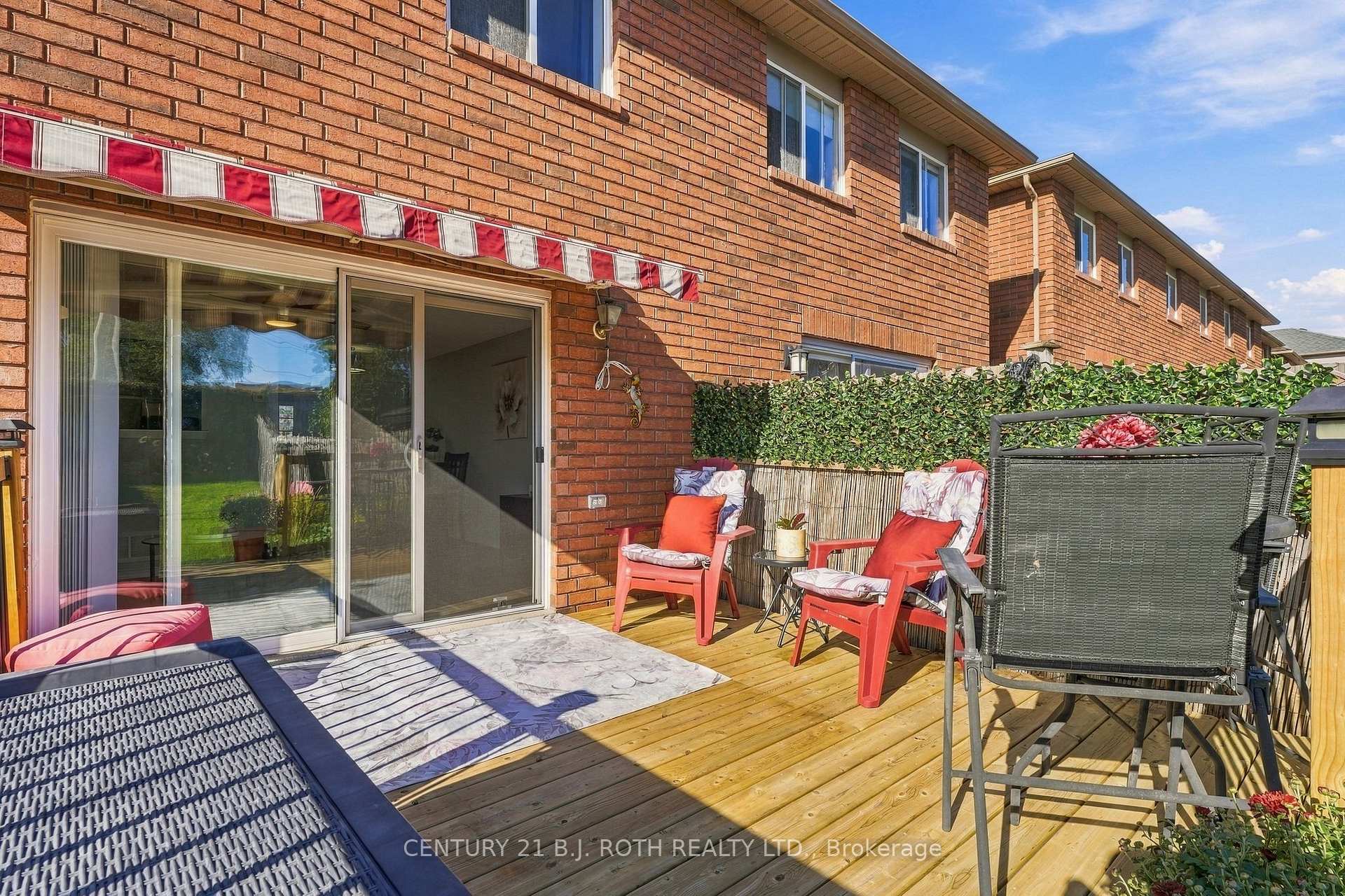 75 Courtney Crescent