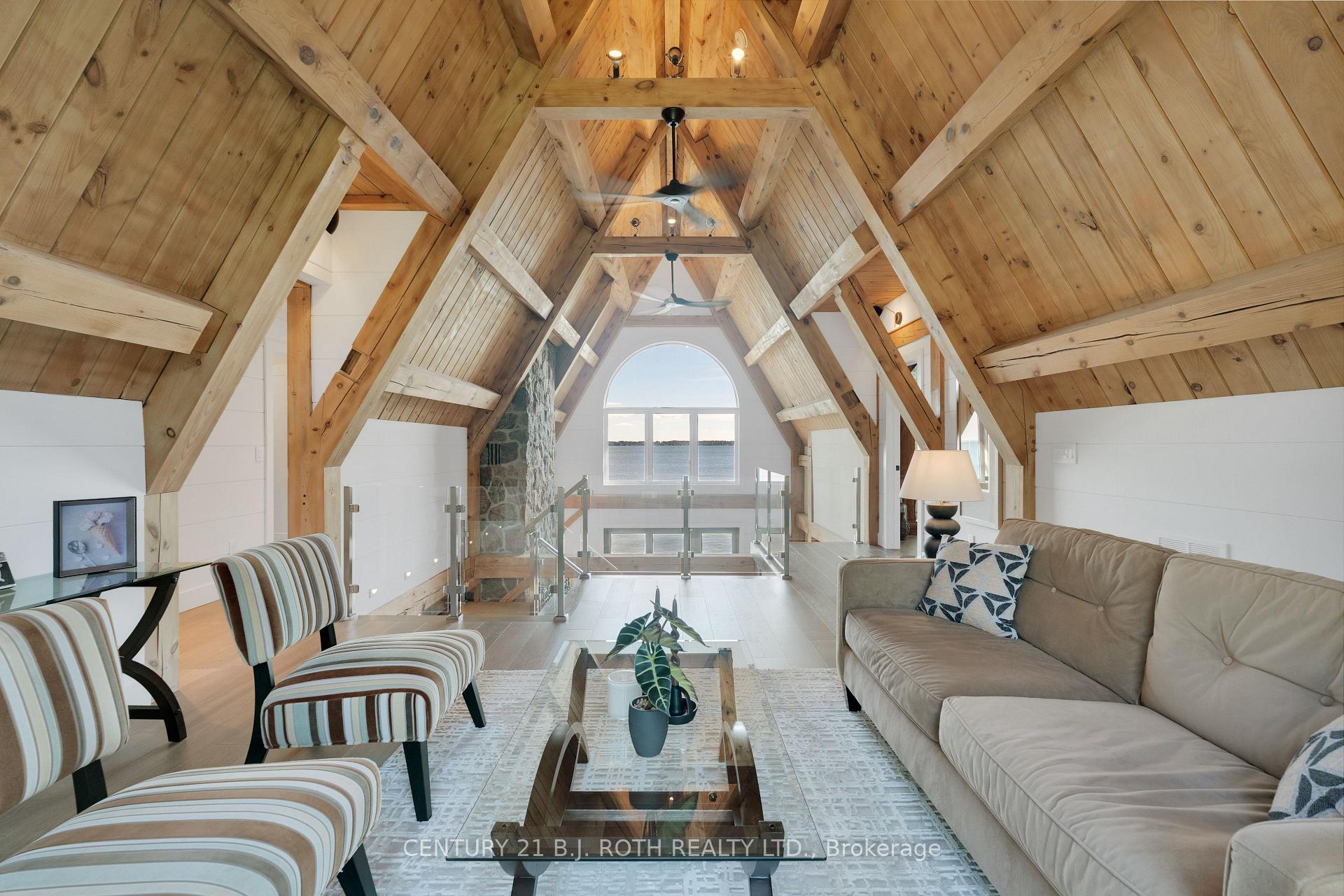 247 Lakeshore Road E