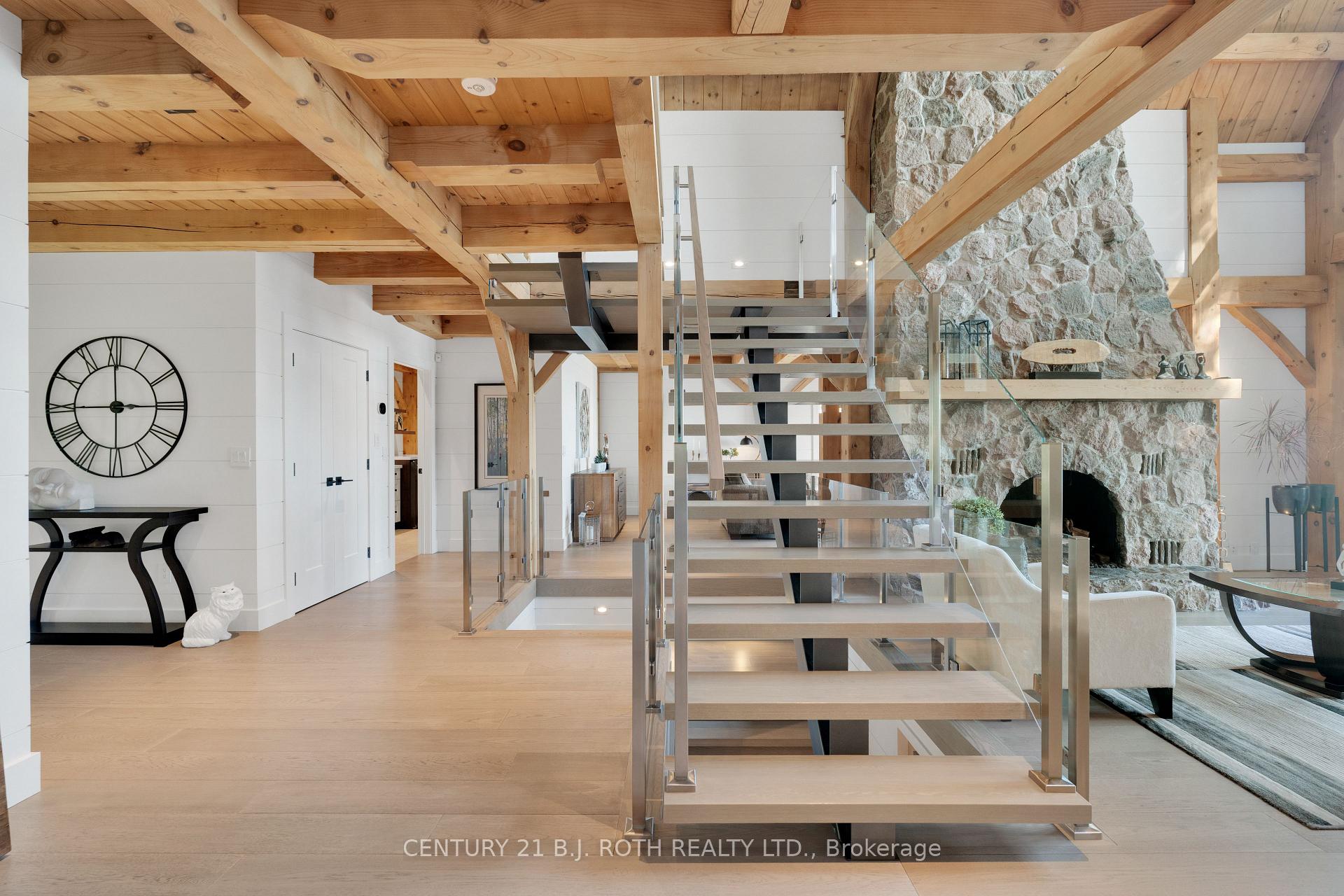 247 Lakeshore Road E