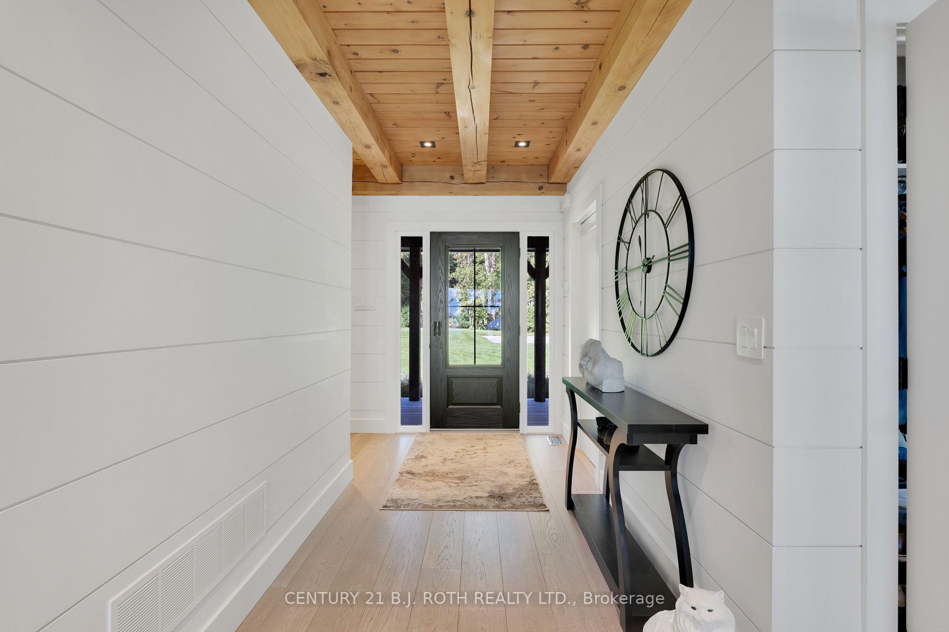 247 Lakeshore Road E