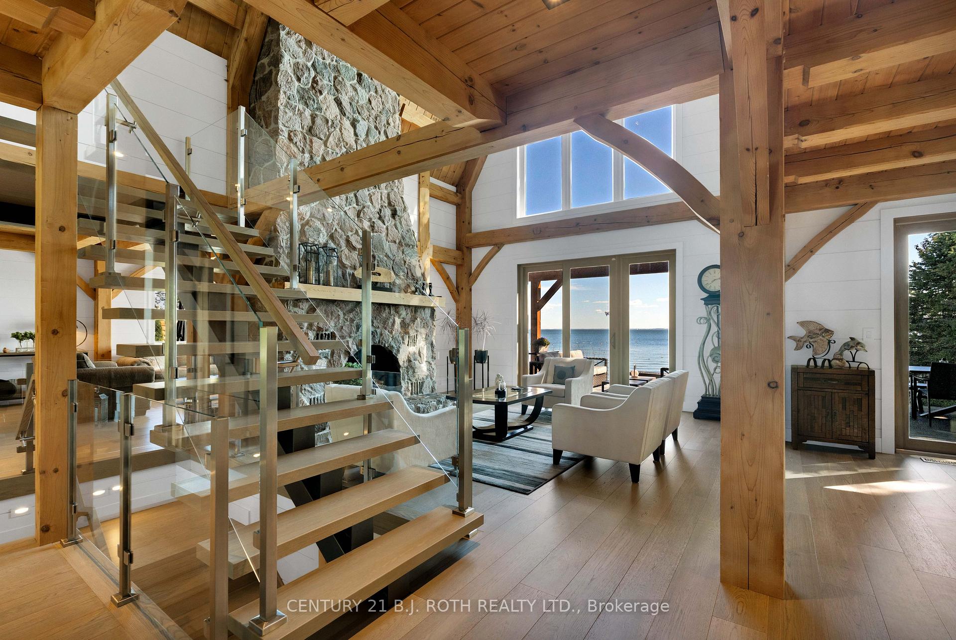 247 Lakeshore Road E