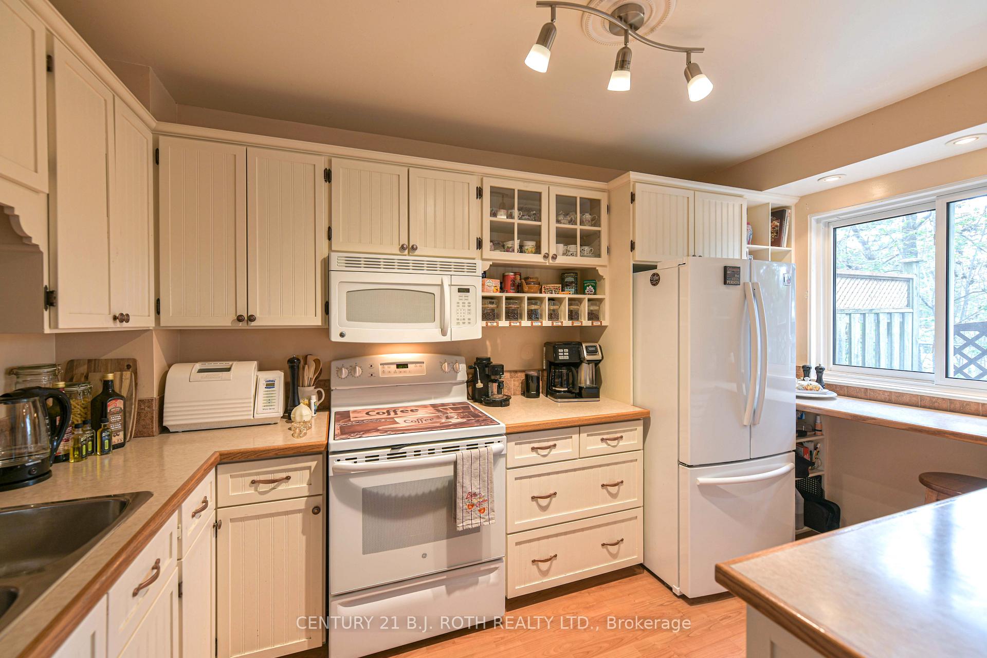 441 Barrie Road 36