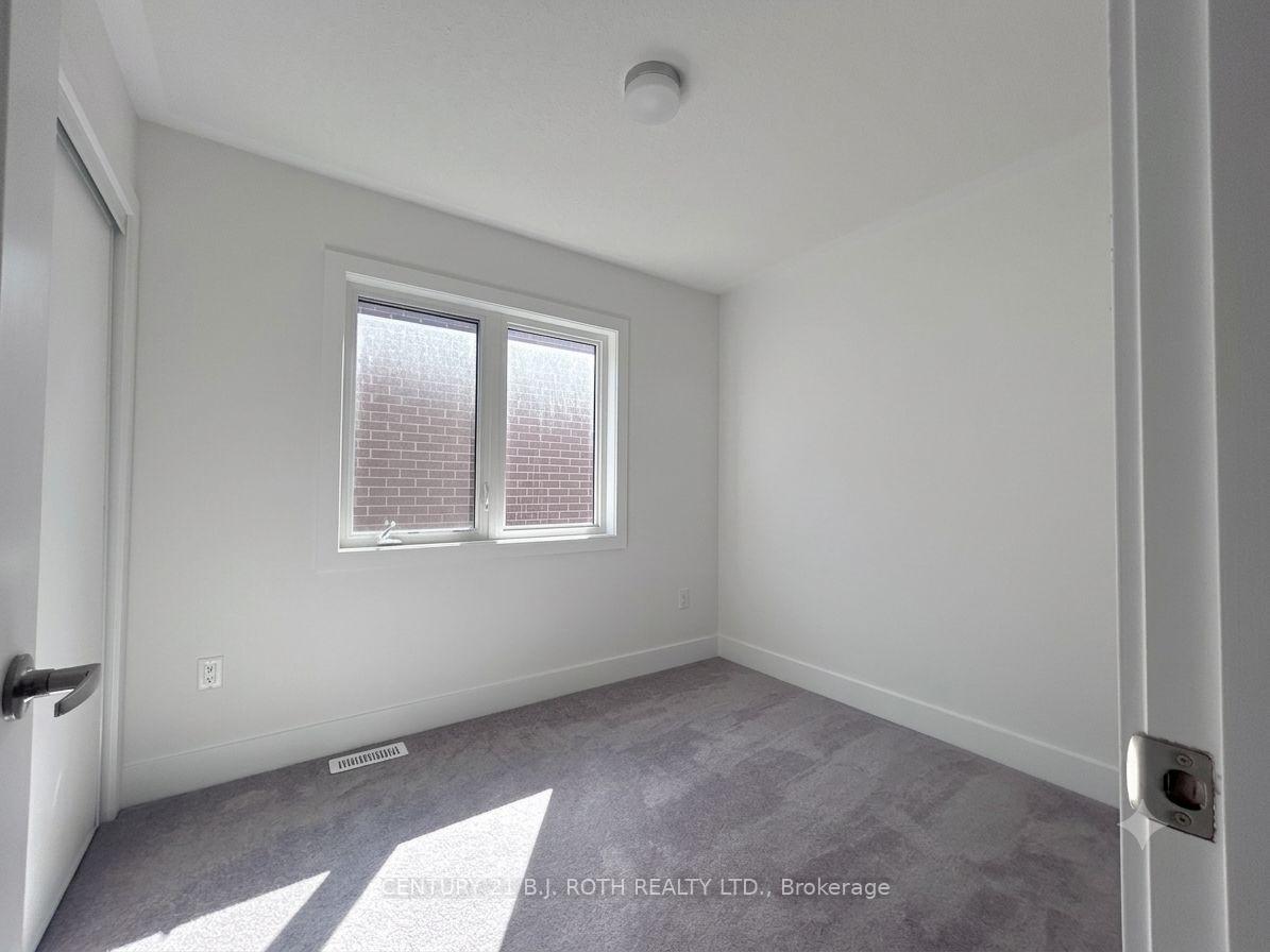 15 Milady Crescent