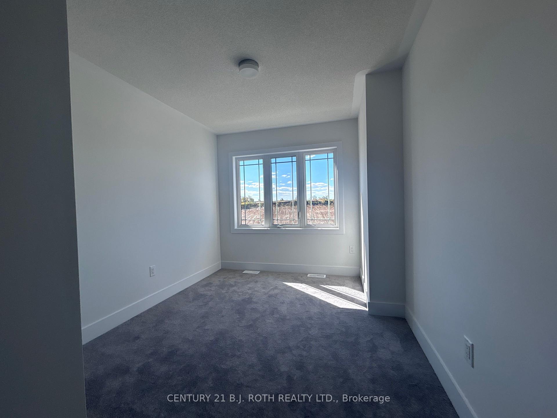 15 Milady Crescent