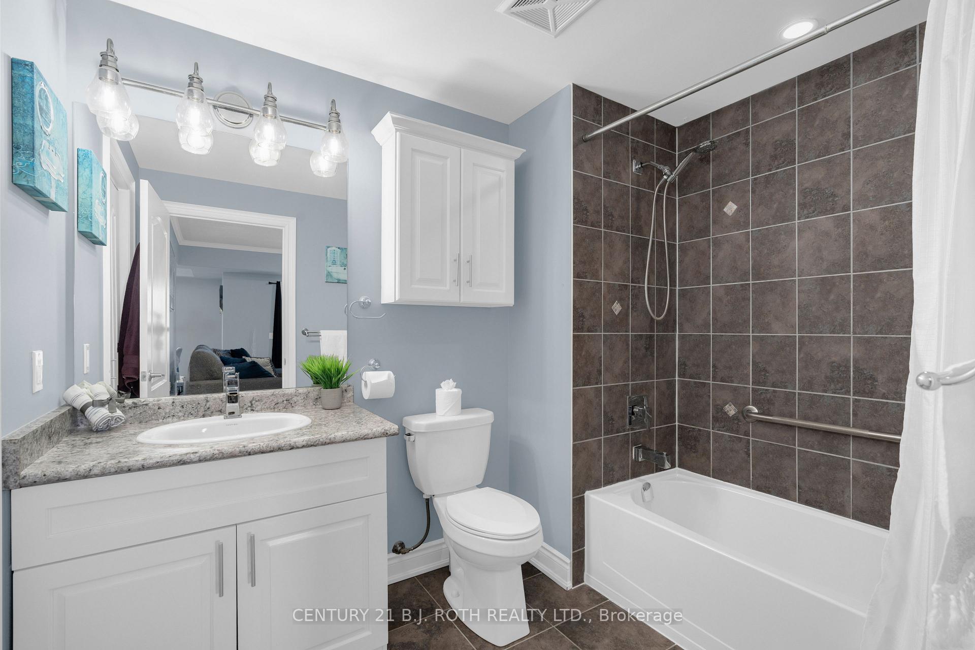 720 Yonge Street 201