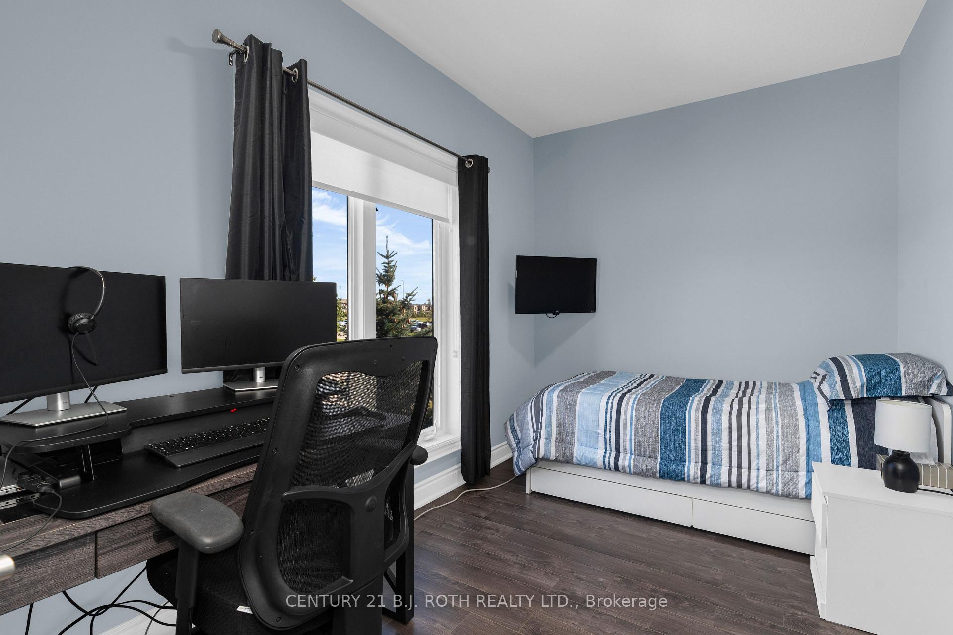 720 Yonge Street 201