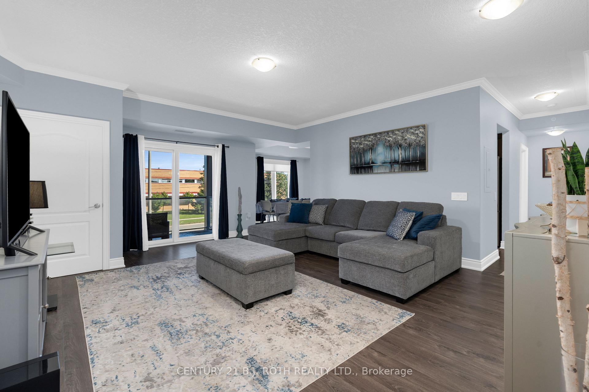 720 Yonge Street 201