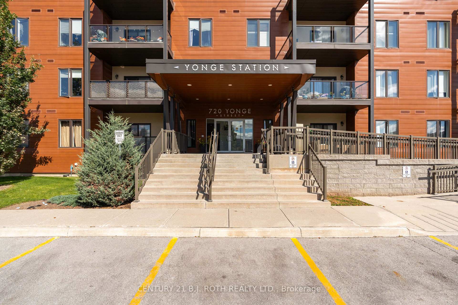 720 Yonge Street 201