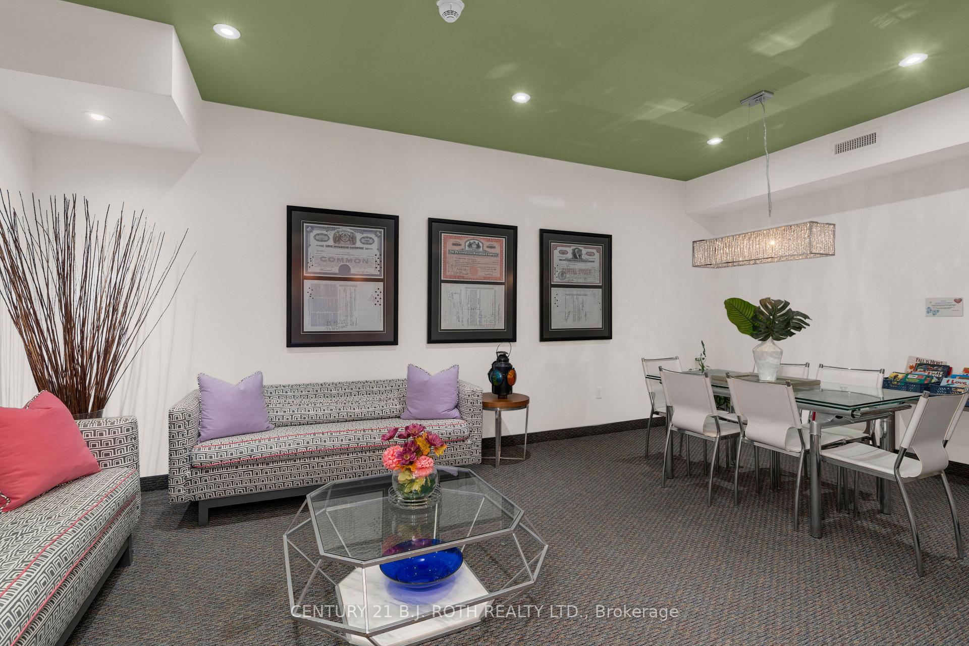 720 Yonge Street 201