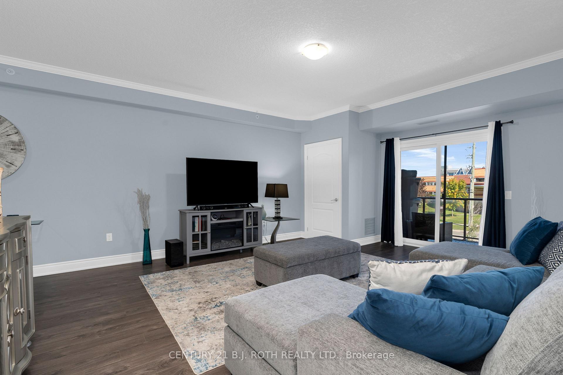 720 Yonge Street 201