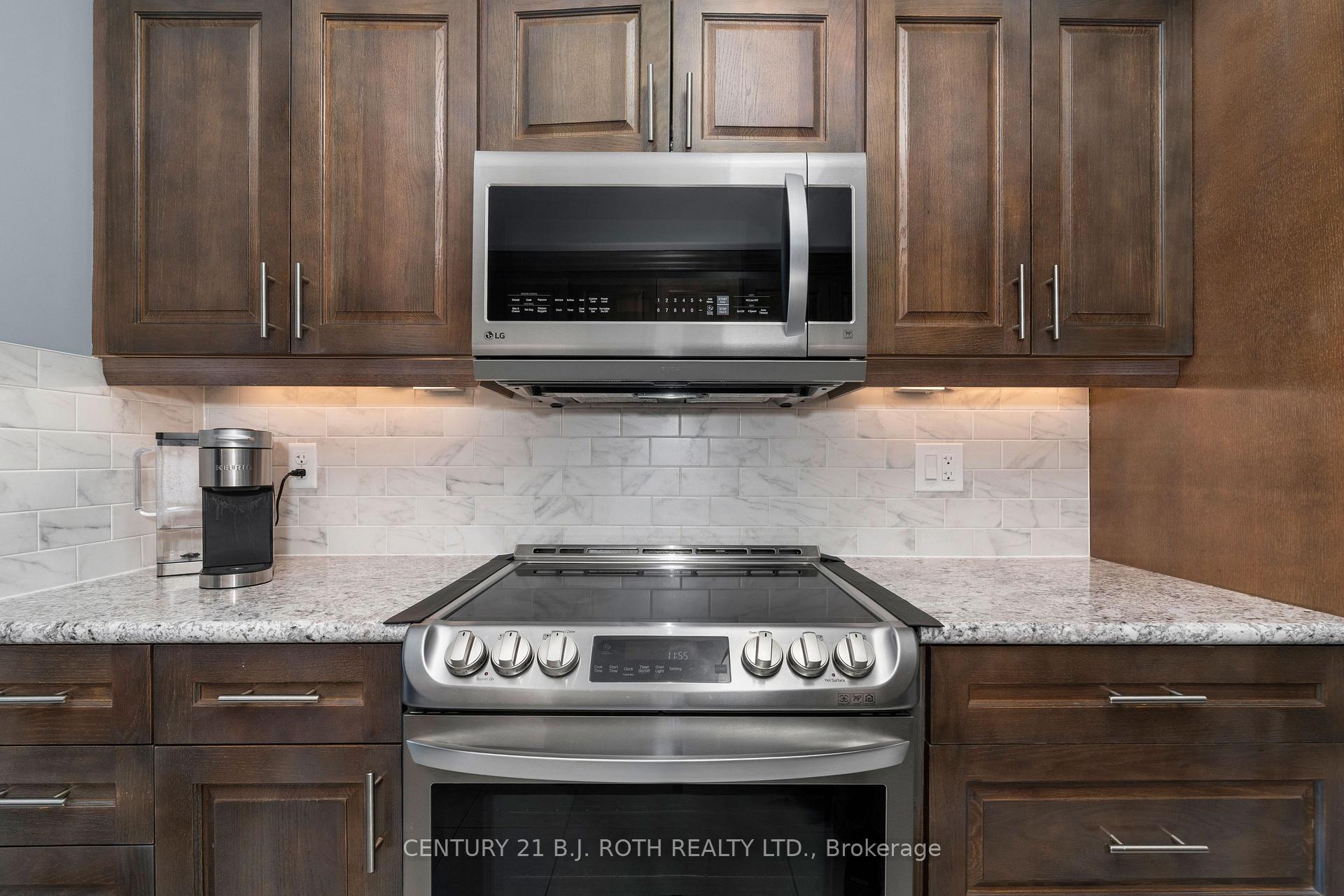 720 Yonge Street 201