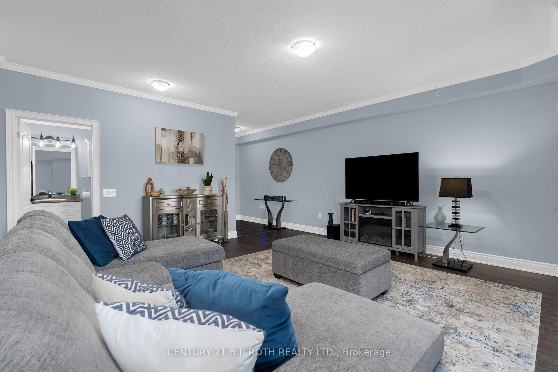 720 Yonge Street 201