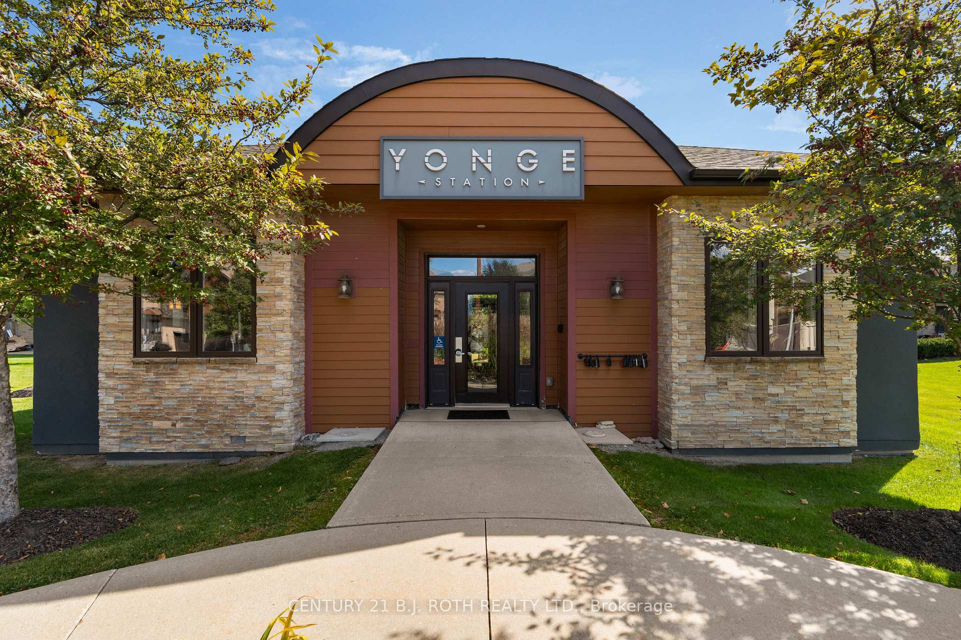 720 Yonge Street 201