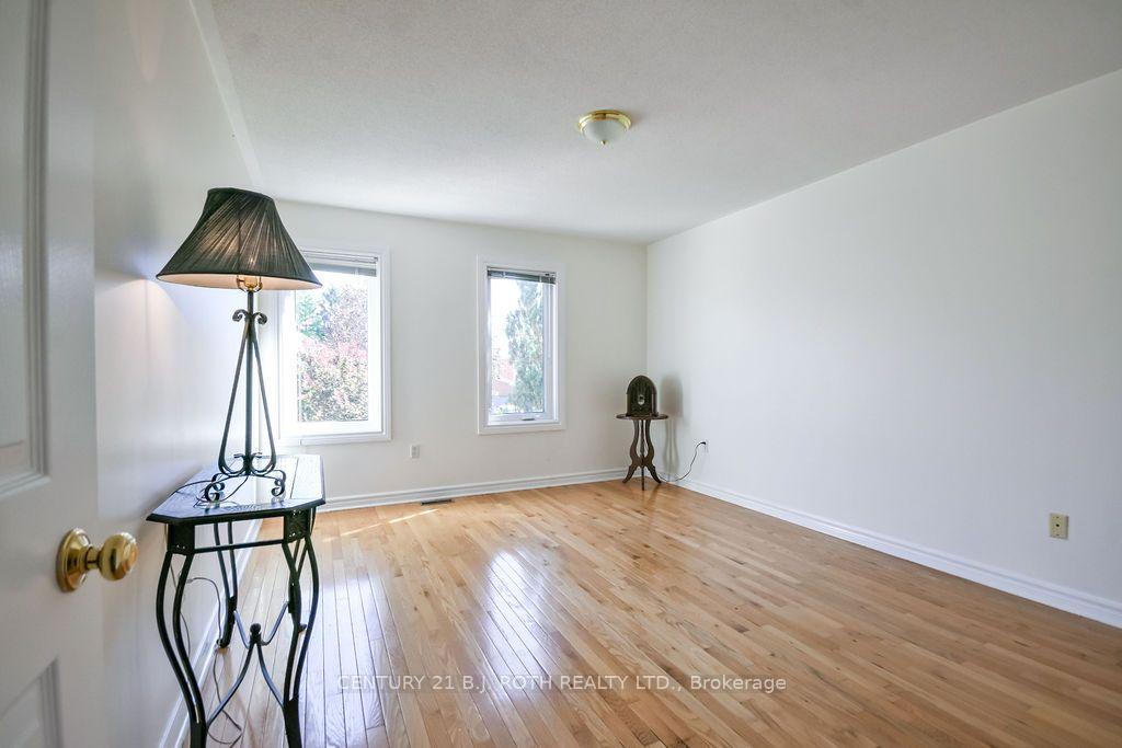 24 Grand Forest Drive