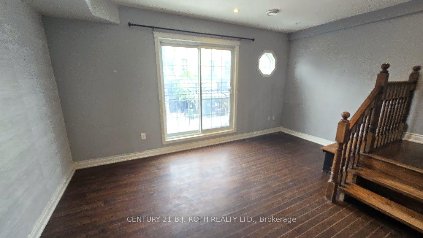 41 Dunlop Street E 1