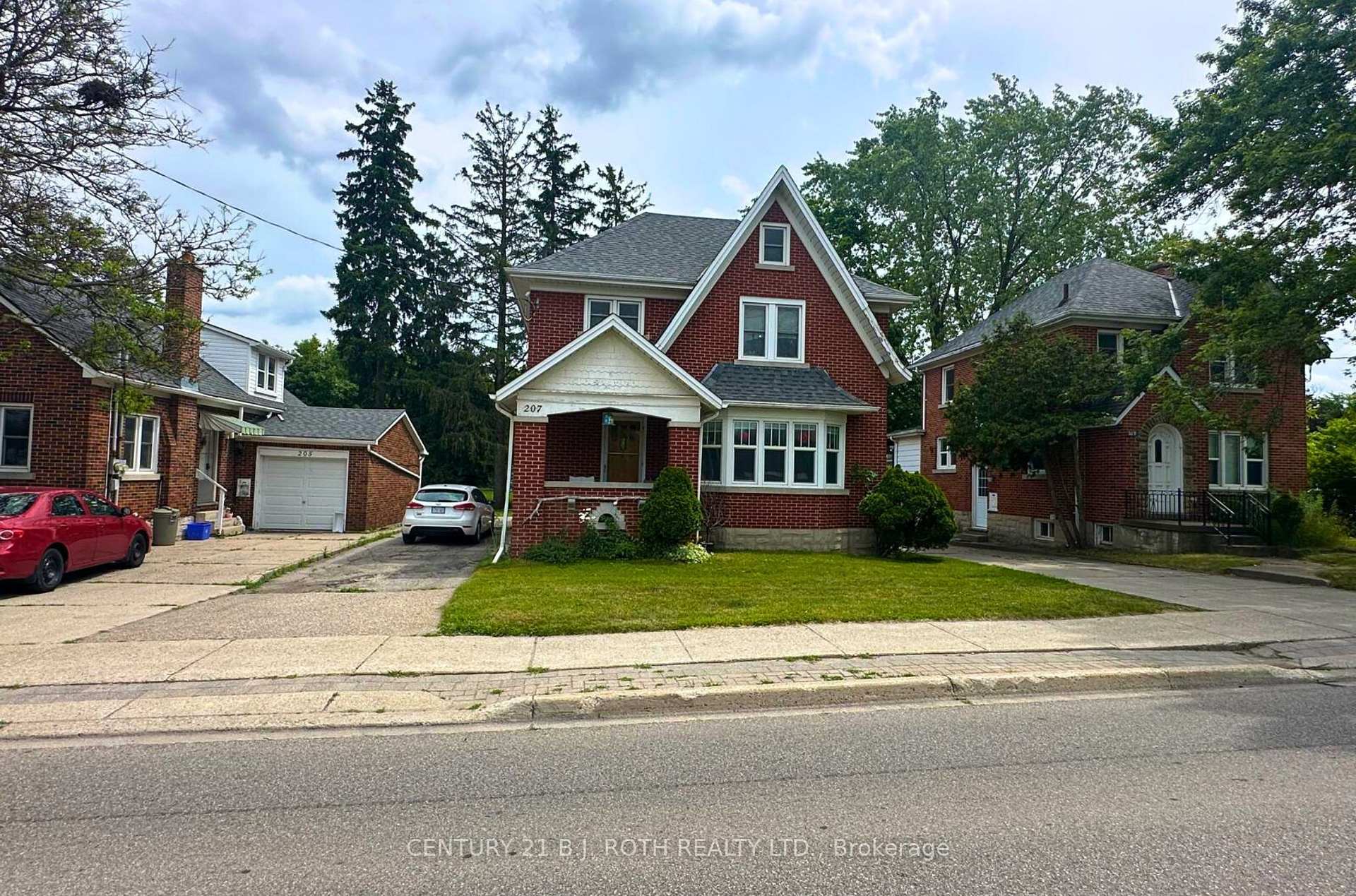 205-209 Erb Street W