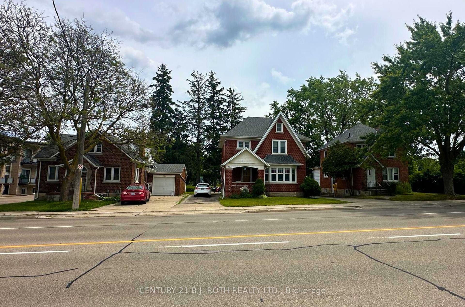 205-209 Erb Street W
