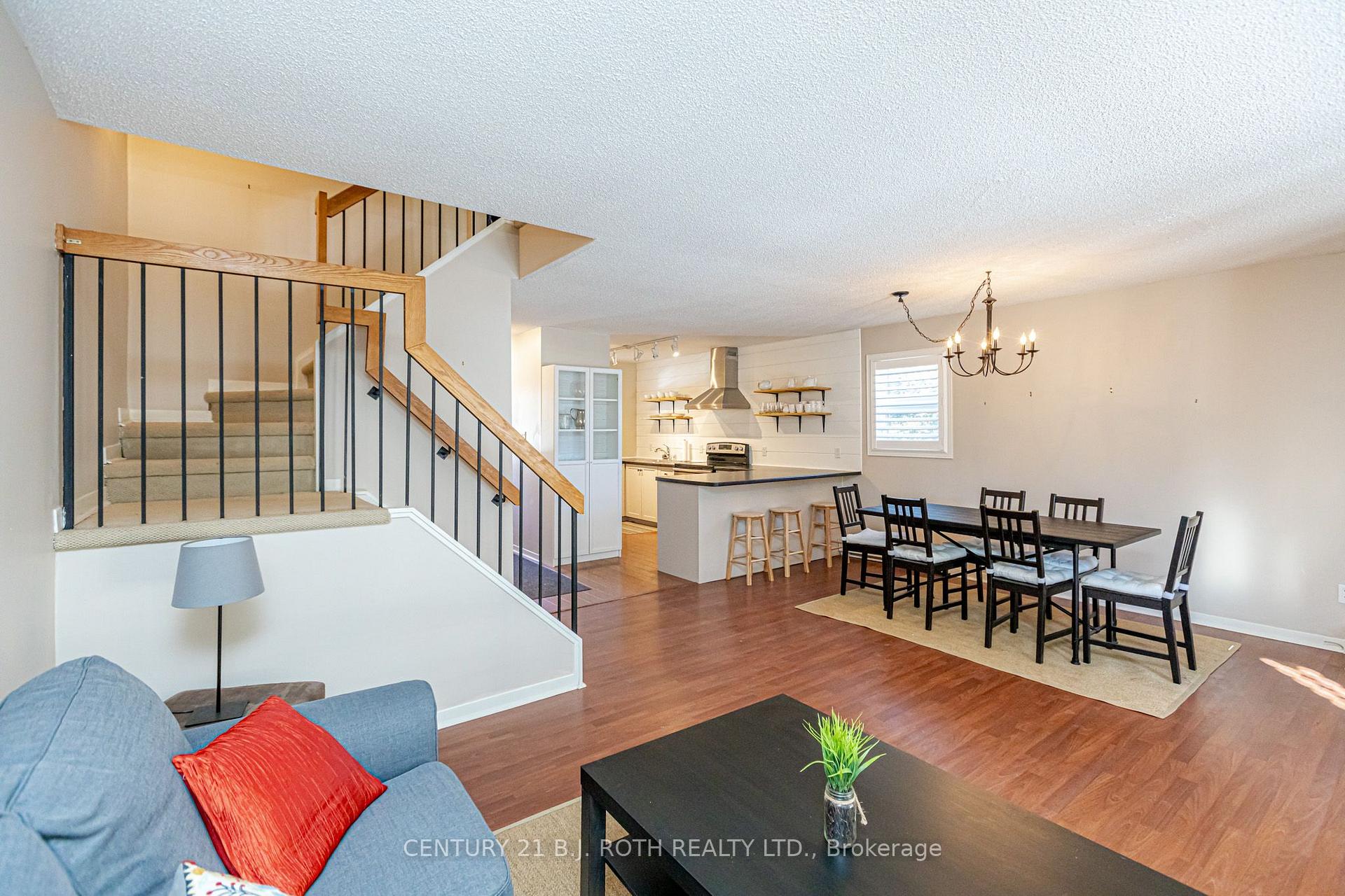 127 Alfred Street W 90
