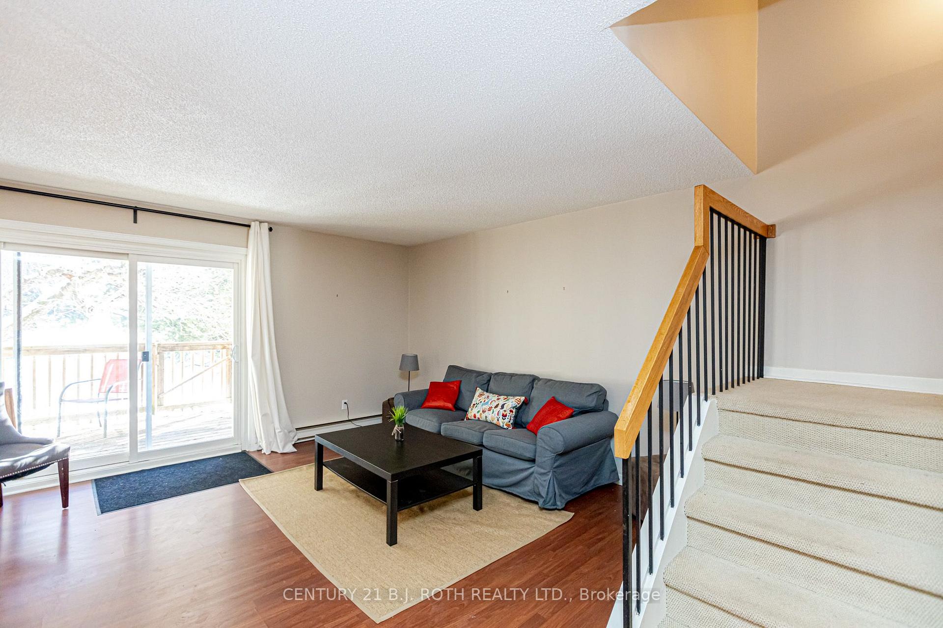 127 Alfred Street W 90