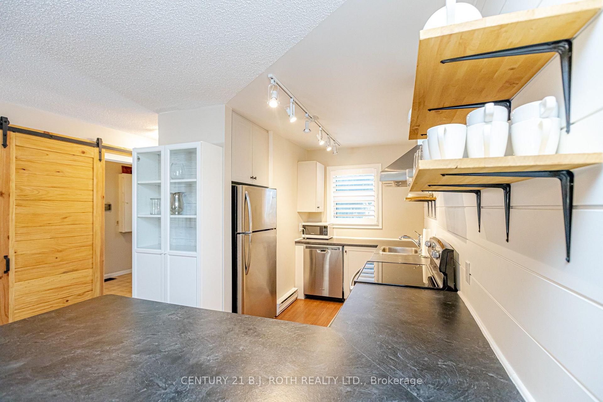 127 Alfred Street W 90