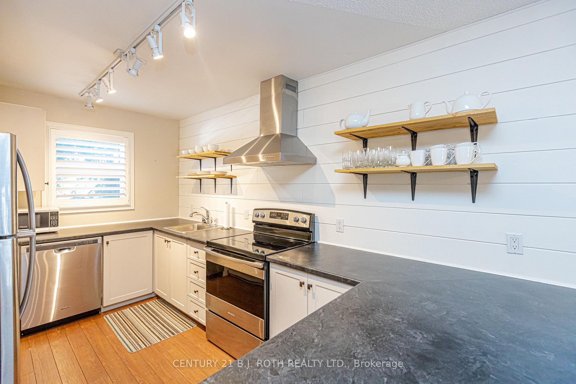 127 Alfred Street W 90